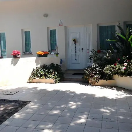 Casa De Trajinha Bed and Breakfast